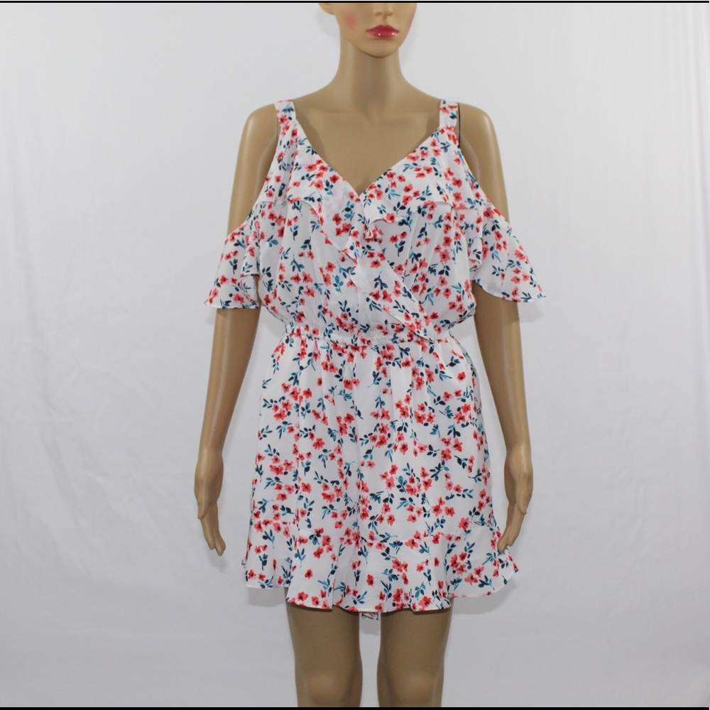 BB Dakota x Cupcakes and Cashmere Romper NWT
